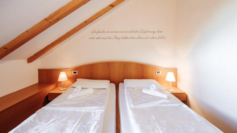 Hotel Corno Bianco ノーヴァ・ポネンテ エクステリア 写真