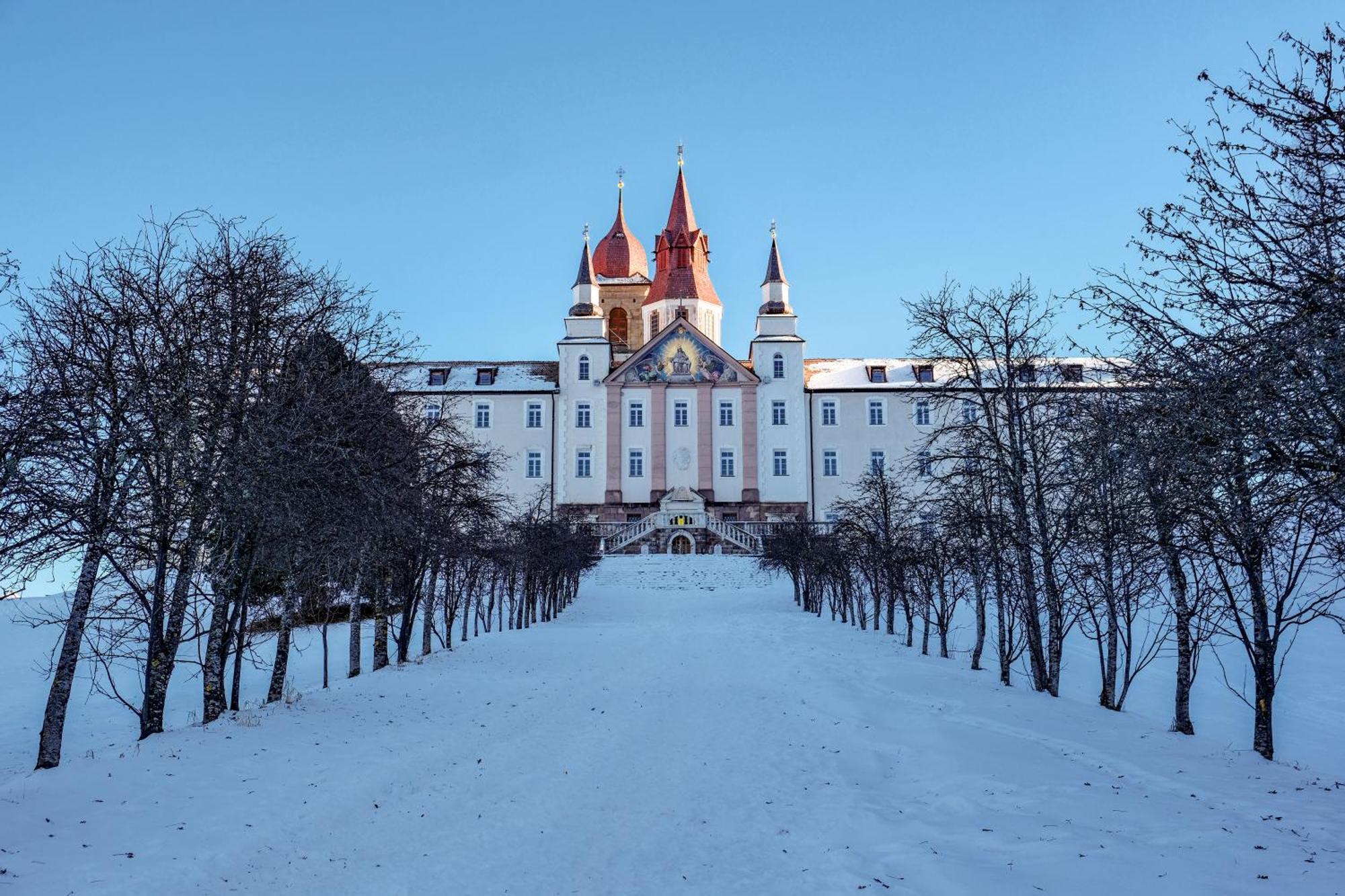Hotel Corno Bianco ノーヴァ・ポネンテ エクステリア 写真